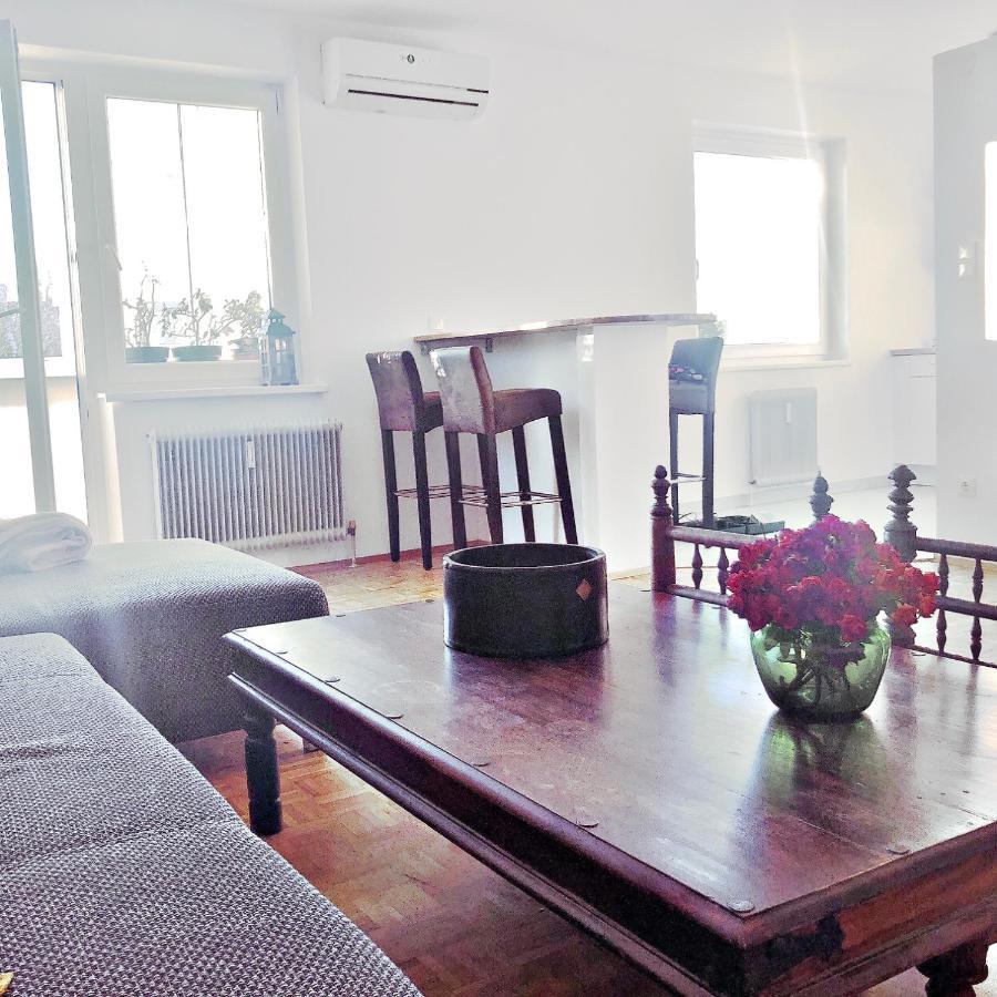 Modern New Danube Apartment, Perfect Location * Vienna